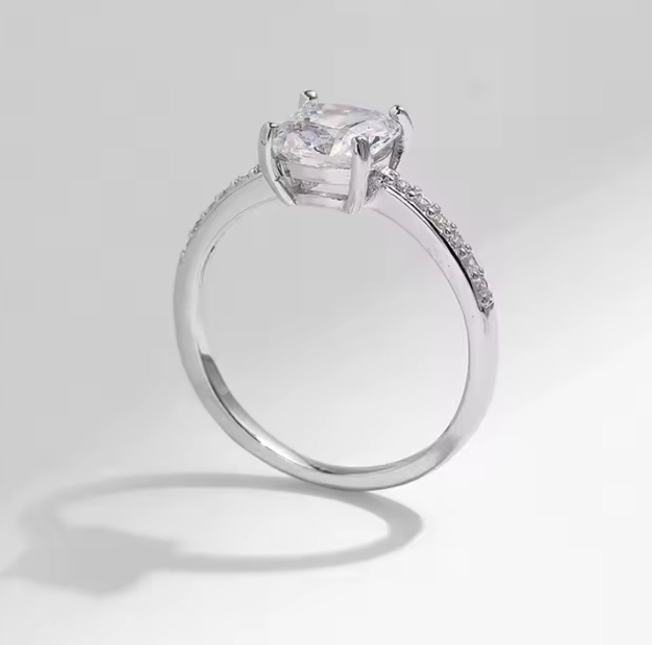 Anillo de Plata 925 con Zirconias