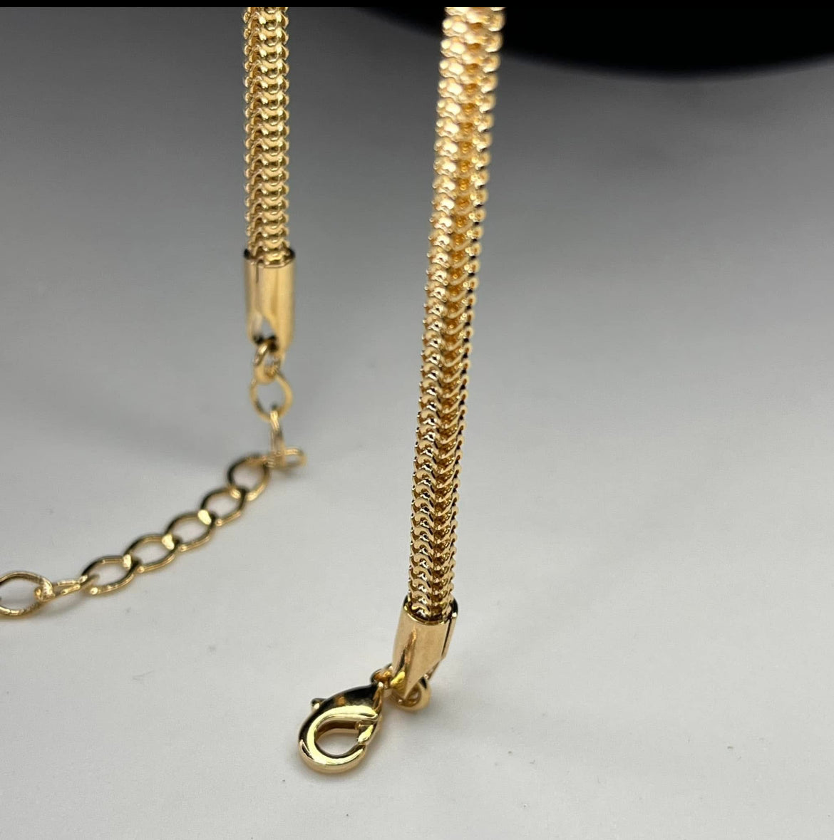 Pulsera en Chapa de Oro 18k estilo Panza De Víbora