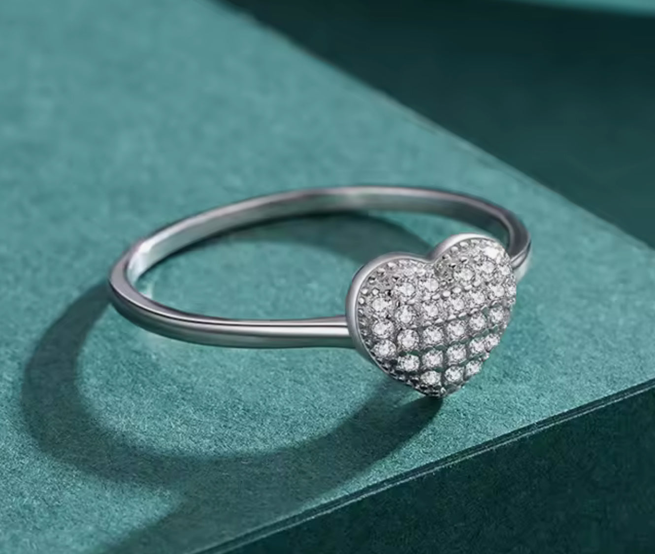 Anillo de Plata 925 con Zirconias modelo Cojín - Corazón