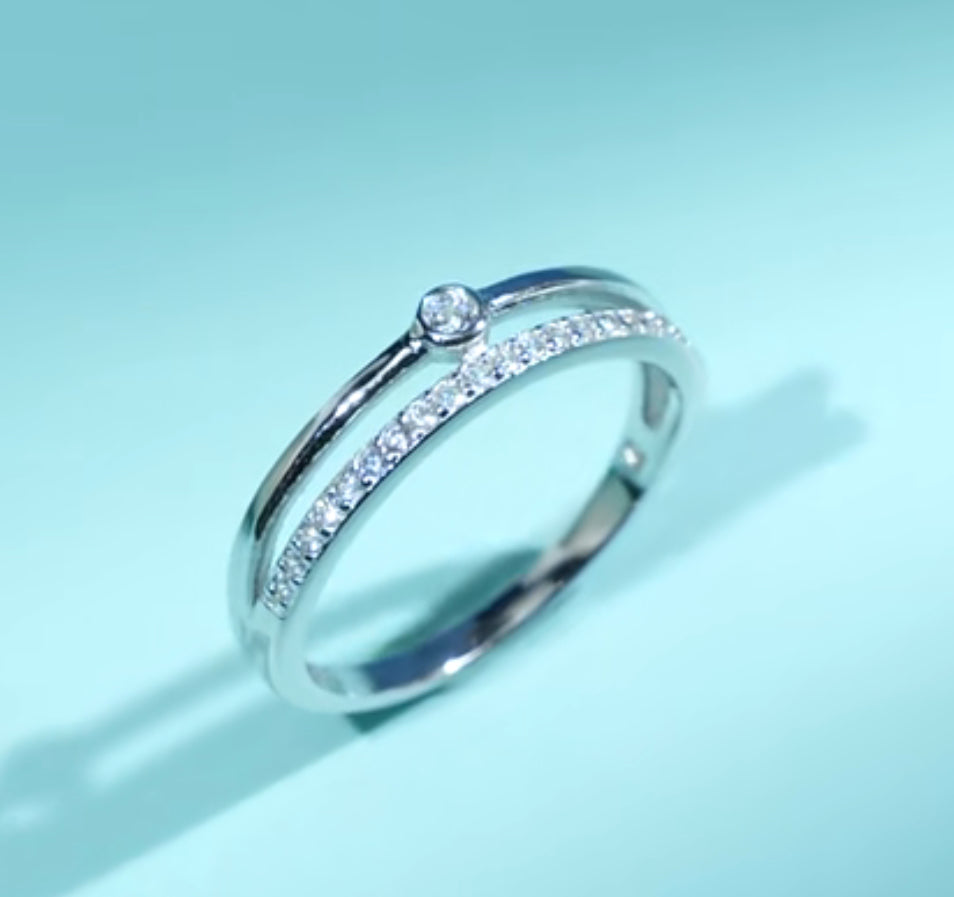 Argolla Doble de Plata 925, con Zirconias