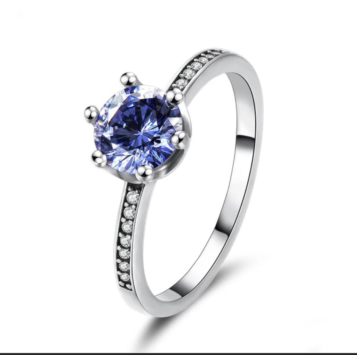 Anillo de Plata 925 con Zirconias modelo “Corona”