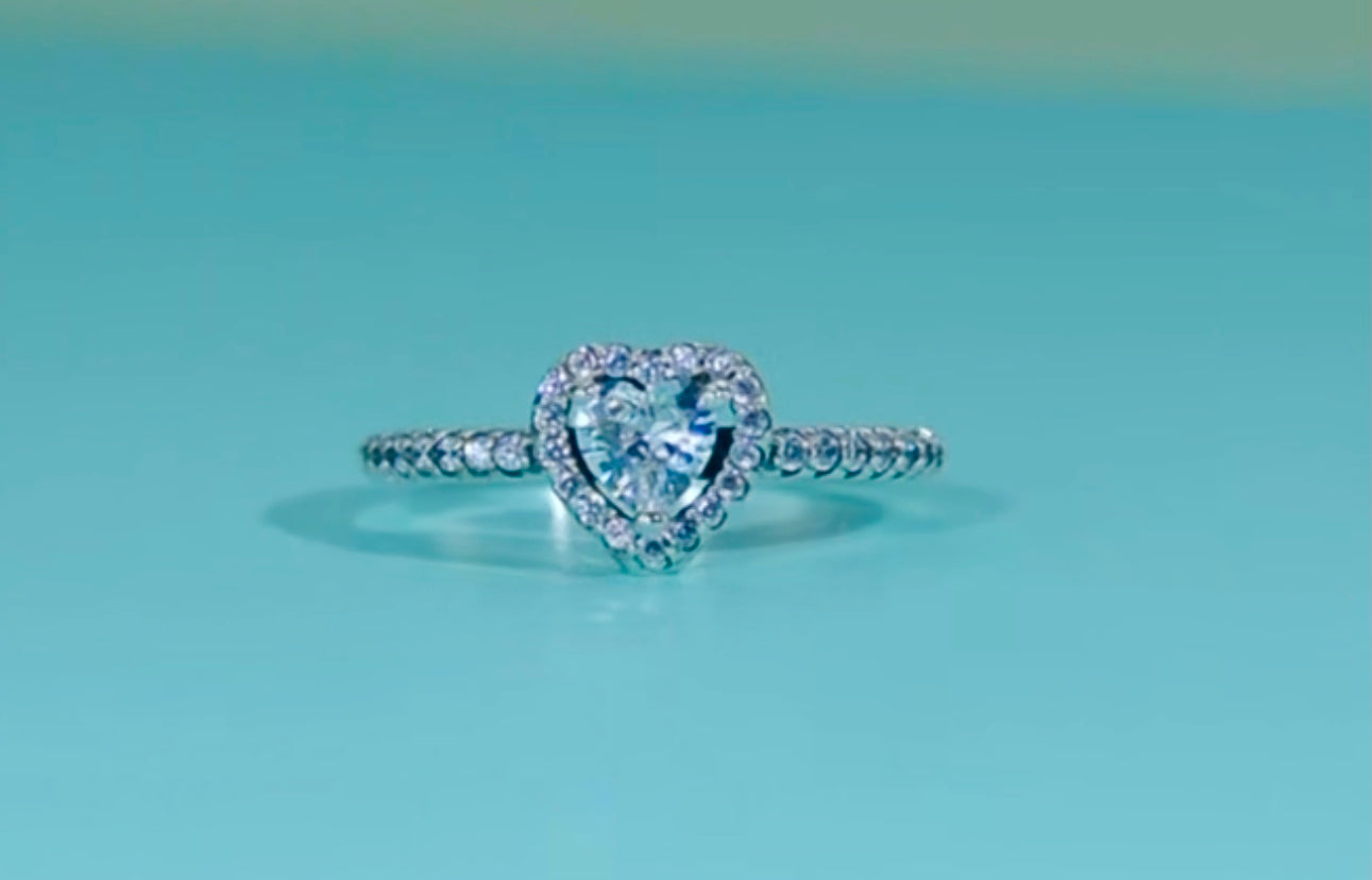 Anillo de Plata 925 con Zirconias modelo Corazón