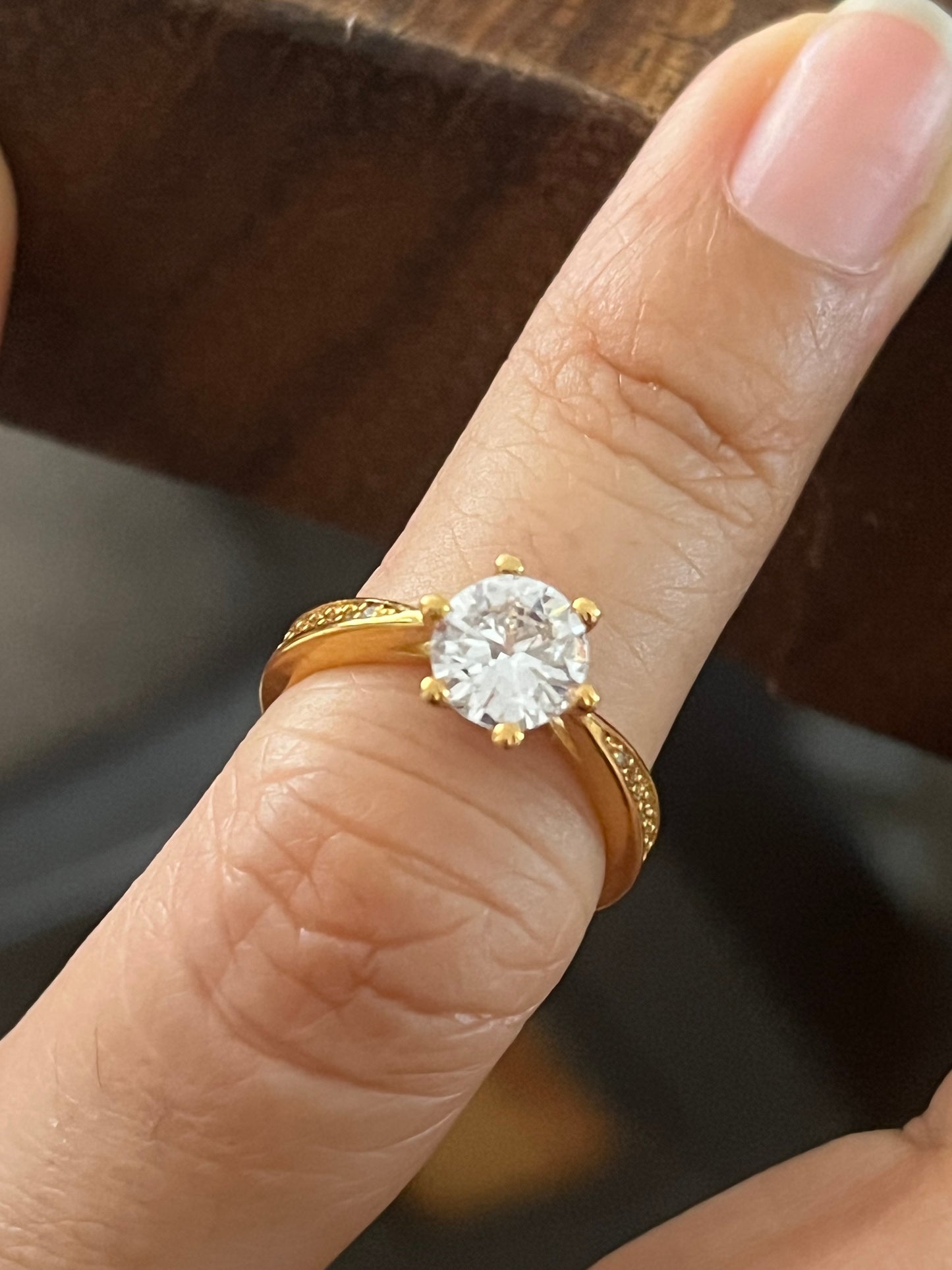 Anillo con 4 Baños de Oro 14k y Zirconias