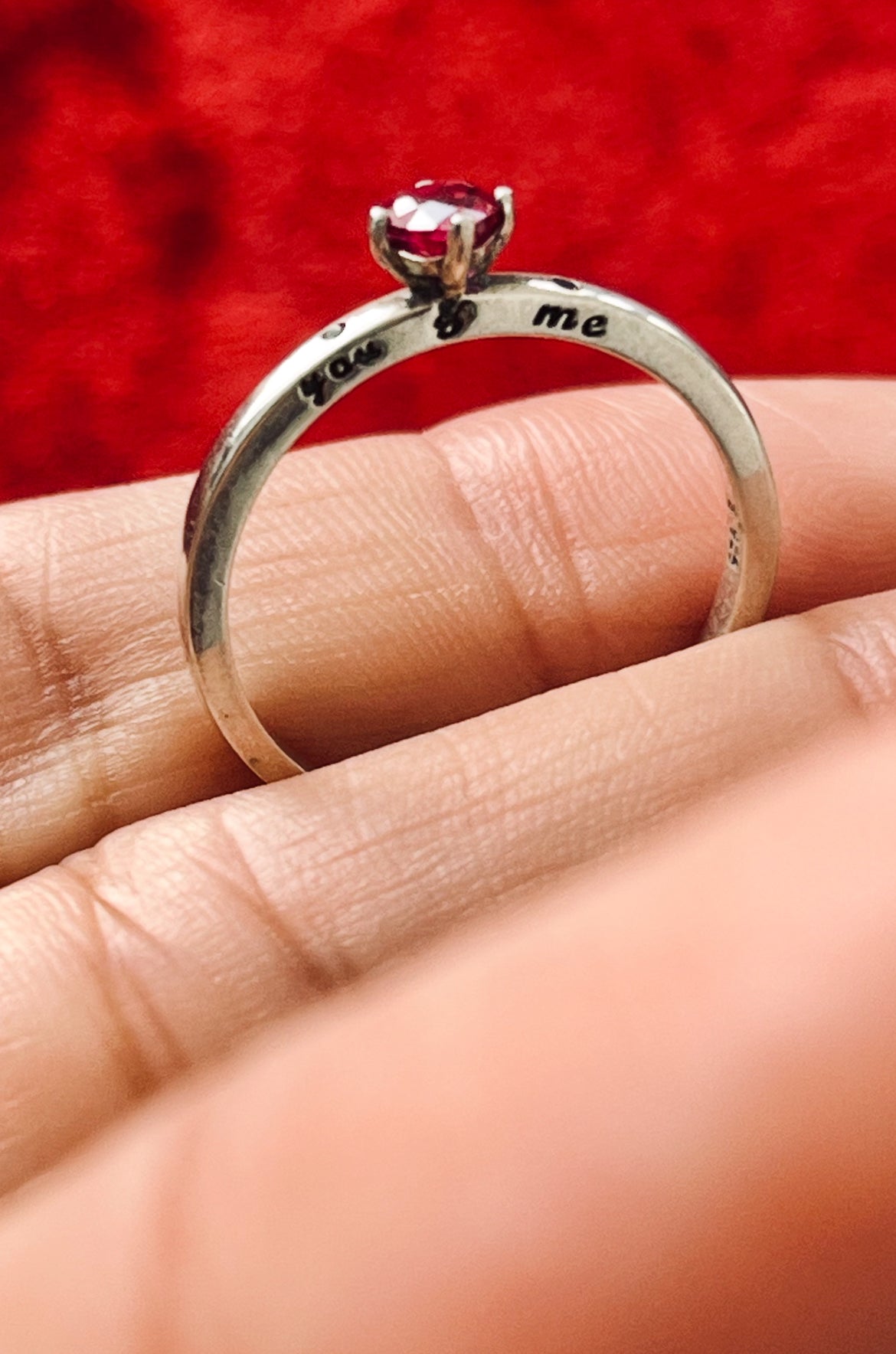 Anillo de Plata 925 con Zirconia modelo Corazón GRABADO “Tu y Yo”