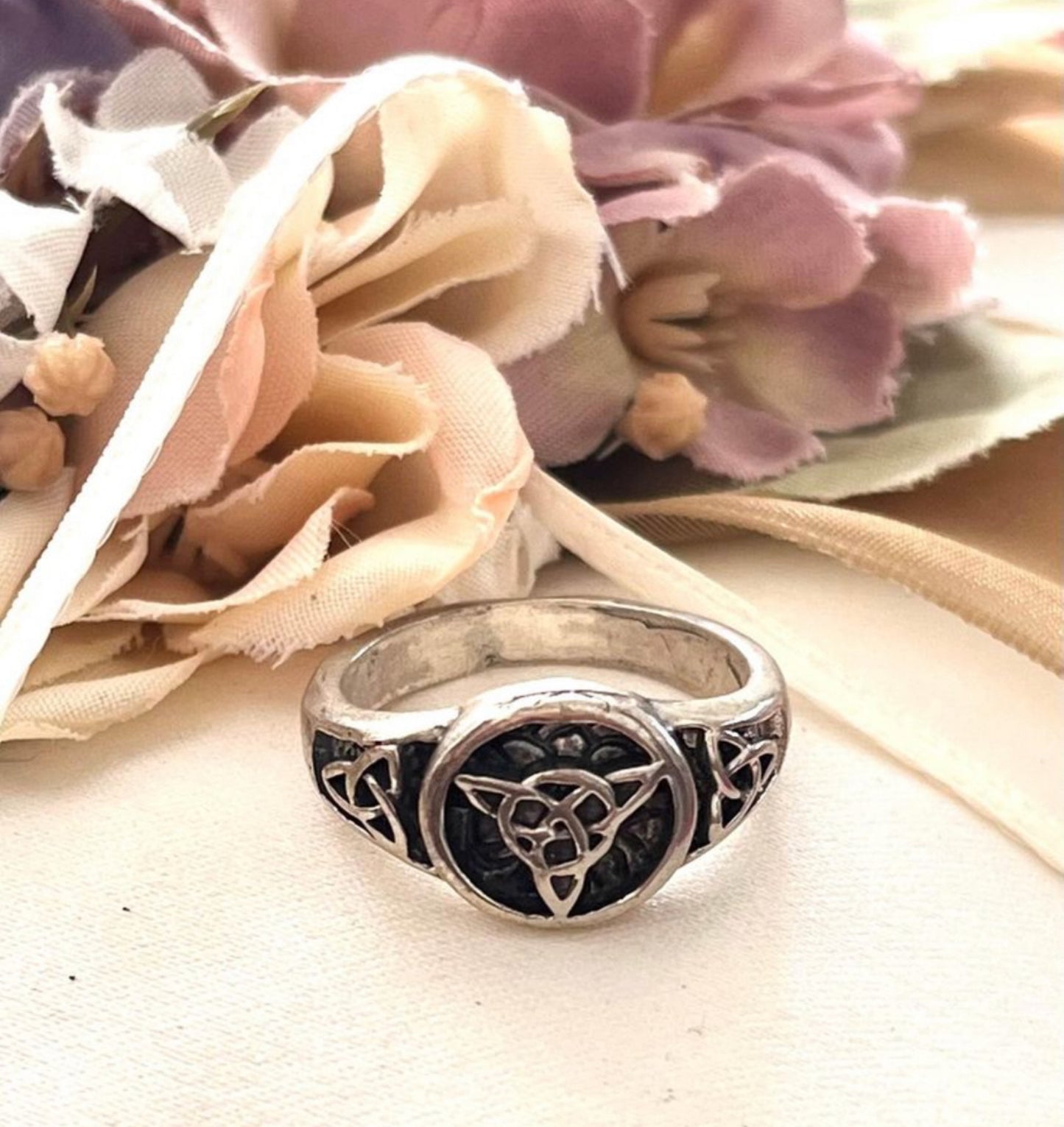 Anillo de Plata modelo Nudo de Bruja