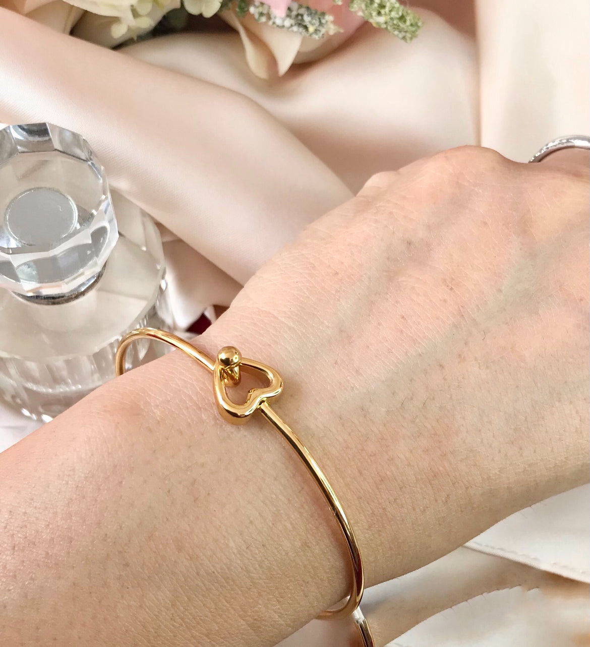 Pulsera Rígida de Acero Inoxidable con Zirconia