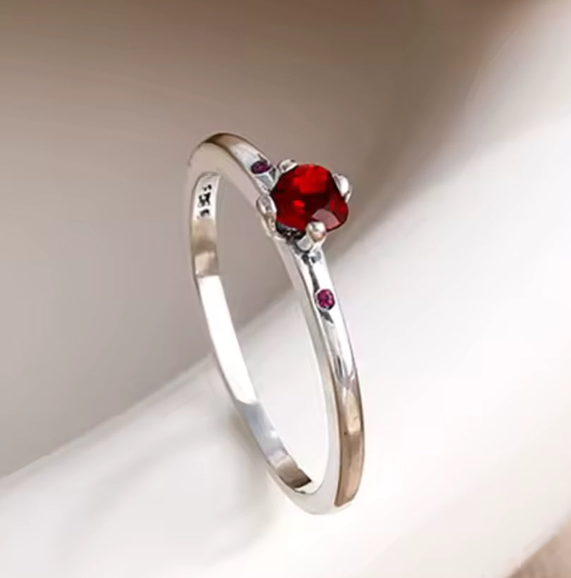 Anillo de Plata 925 con Zirconia modelo Corazón GRABADO “Tu y Yo”