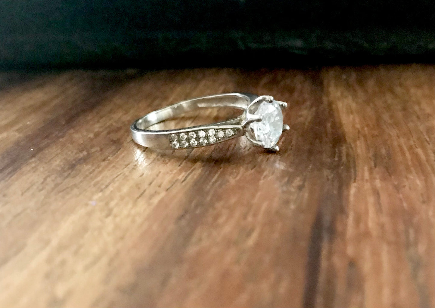 Anillo de Plata 925 con Zirconias