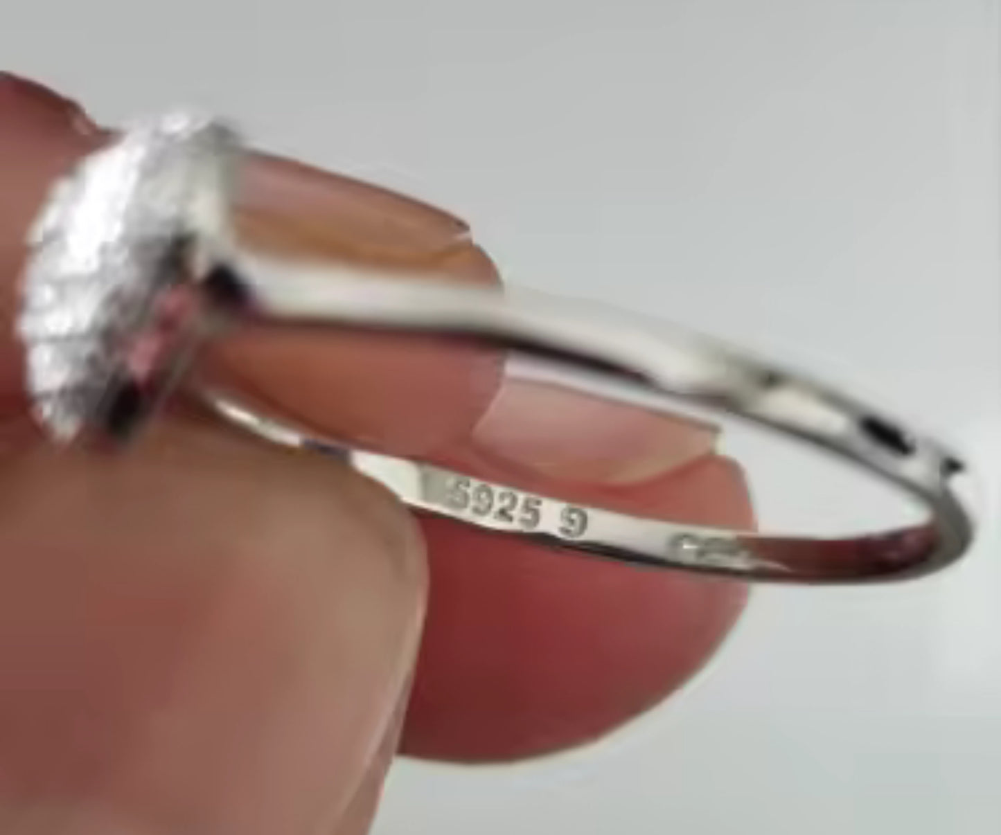 Anillo de Plata 925 con Zirconias modelo Cojín - Corazón