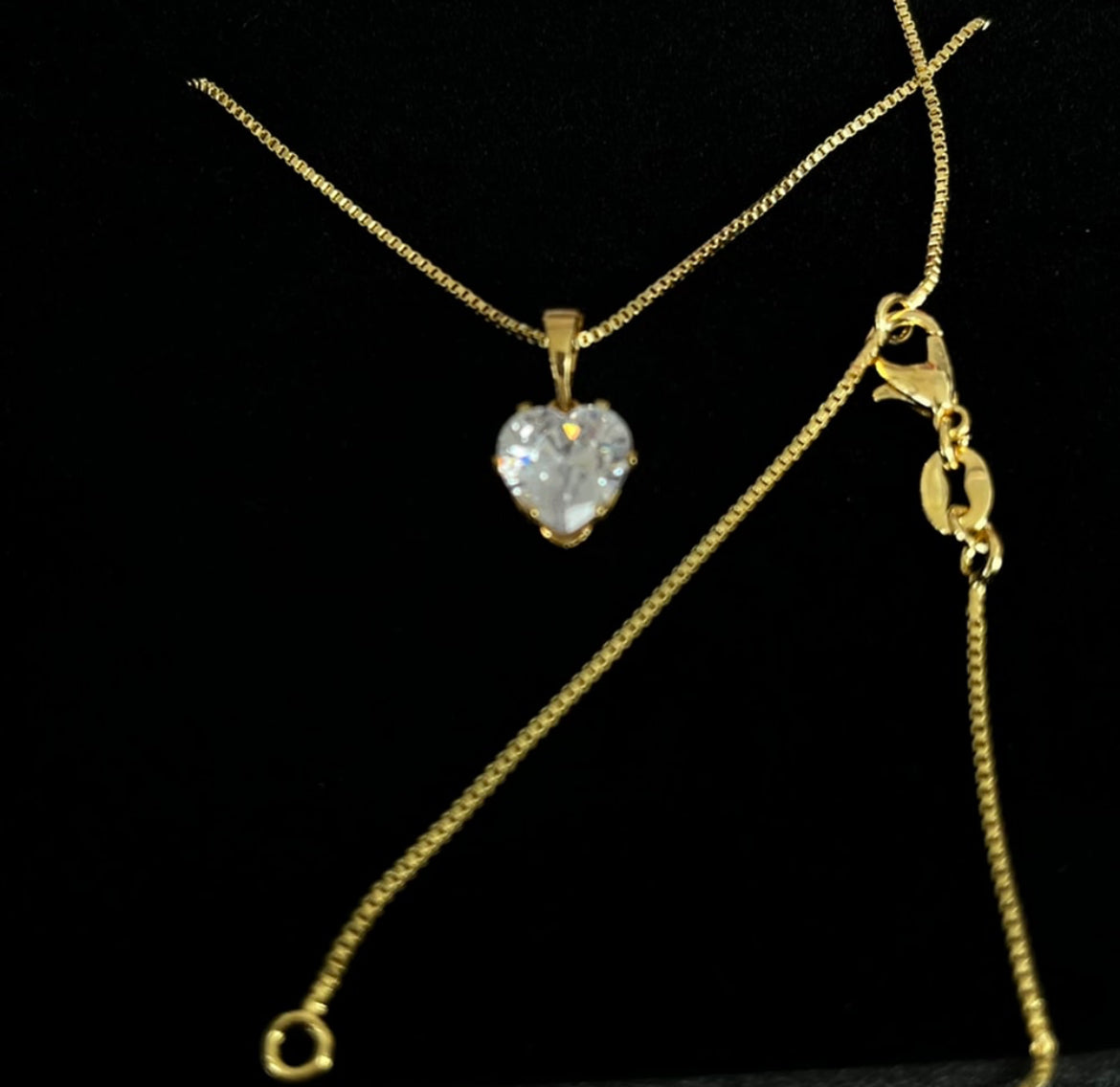 Dije y Cadena en Chapa de Oro 18k con Zirconia
