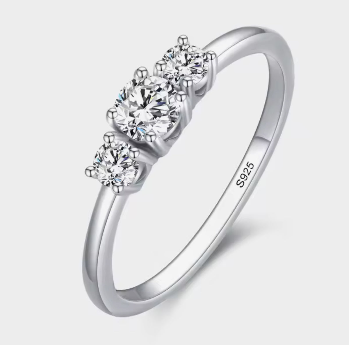 Anillo de Plata 925 con Zirconias modelo “Presente, Pasado, Futuro”