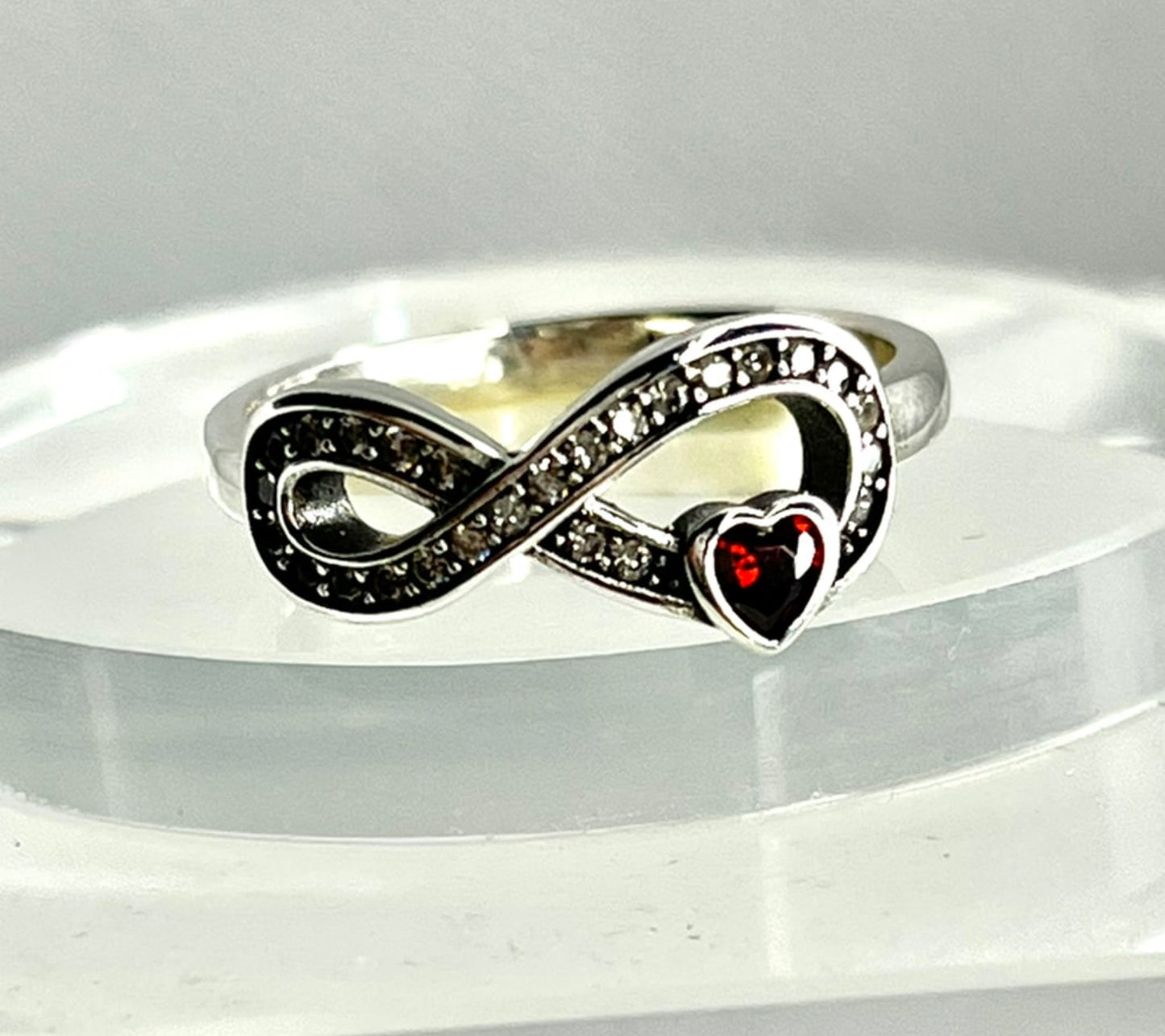 Anillo de Plata 925, con Zirconias, modelo Corazón / Infinito