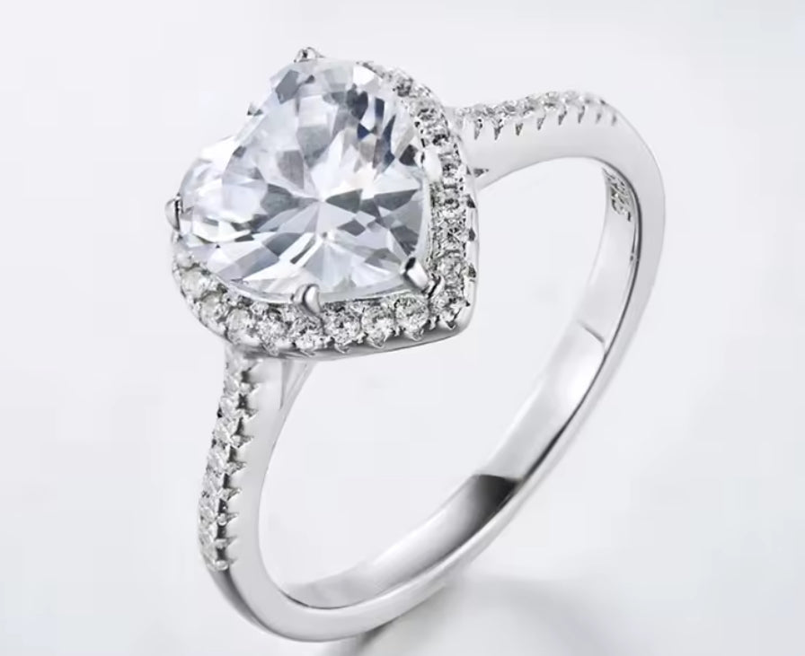 Anillo de Plata 925 con Zirconias modelo Corazón