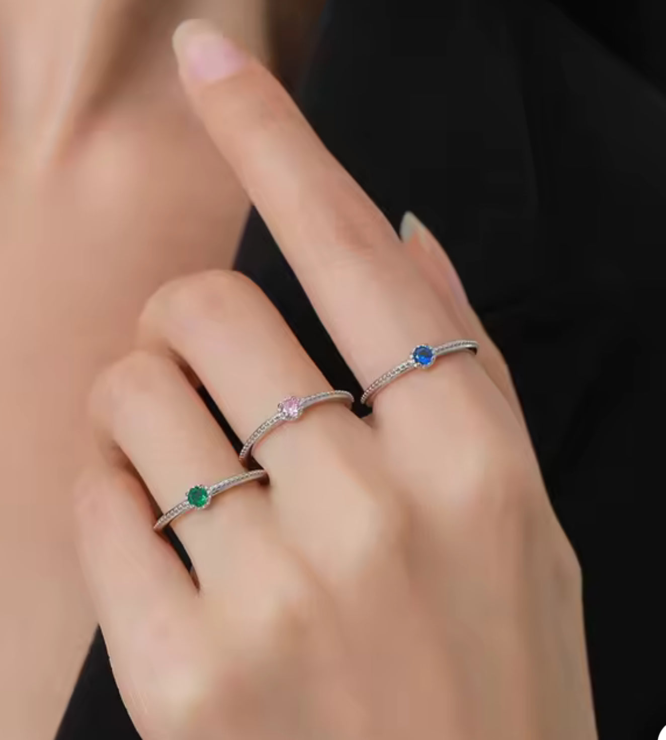 Anillo de Plata 925 con Zirconia Rosa modelo Minimalista