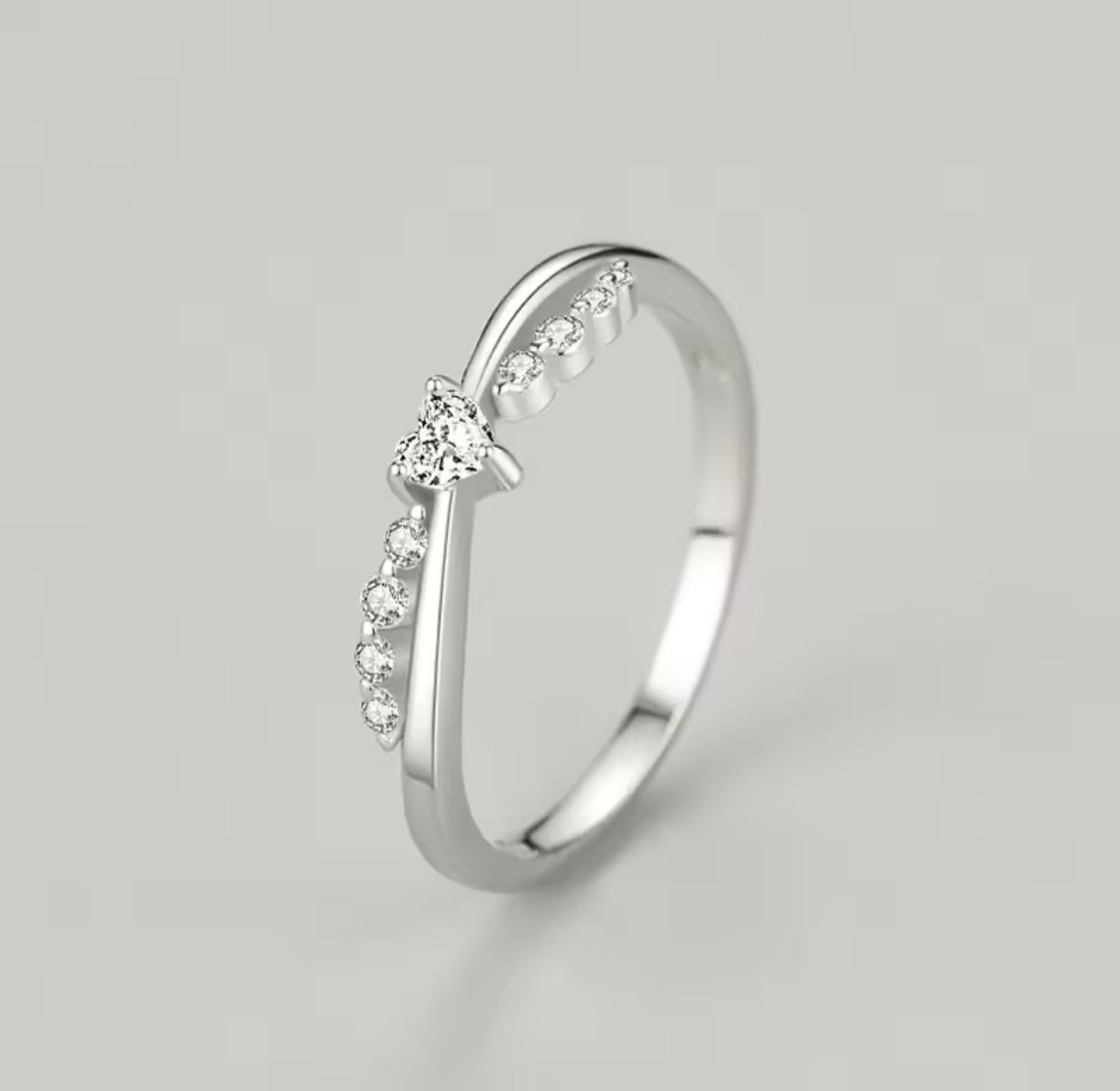 Anillo de Plata 925 con Zirconias modelo Corazón