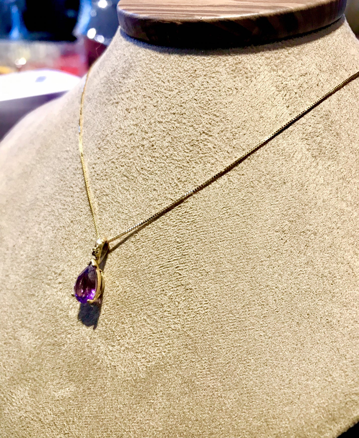 Dije de Oro 14k, con Amatista Natural