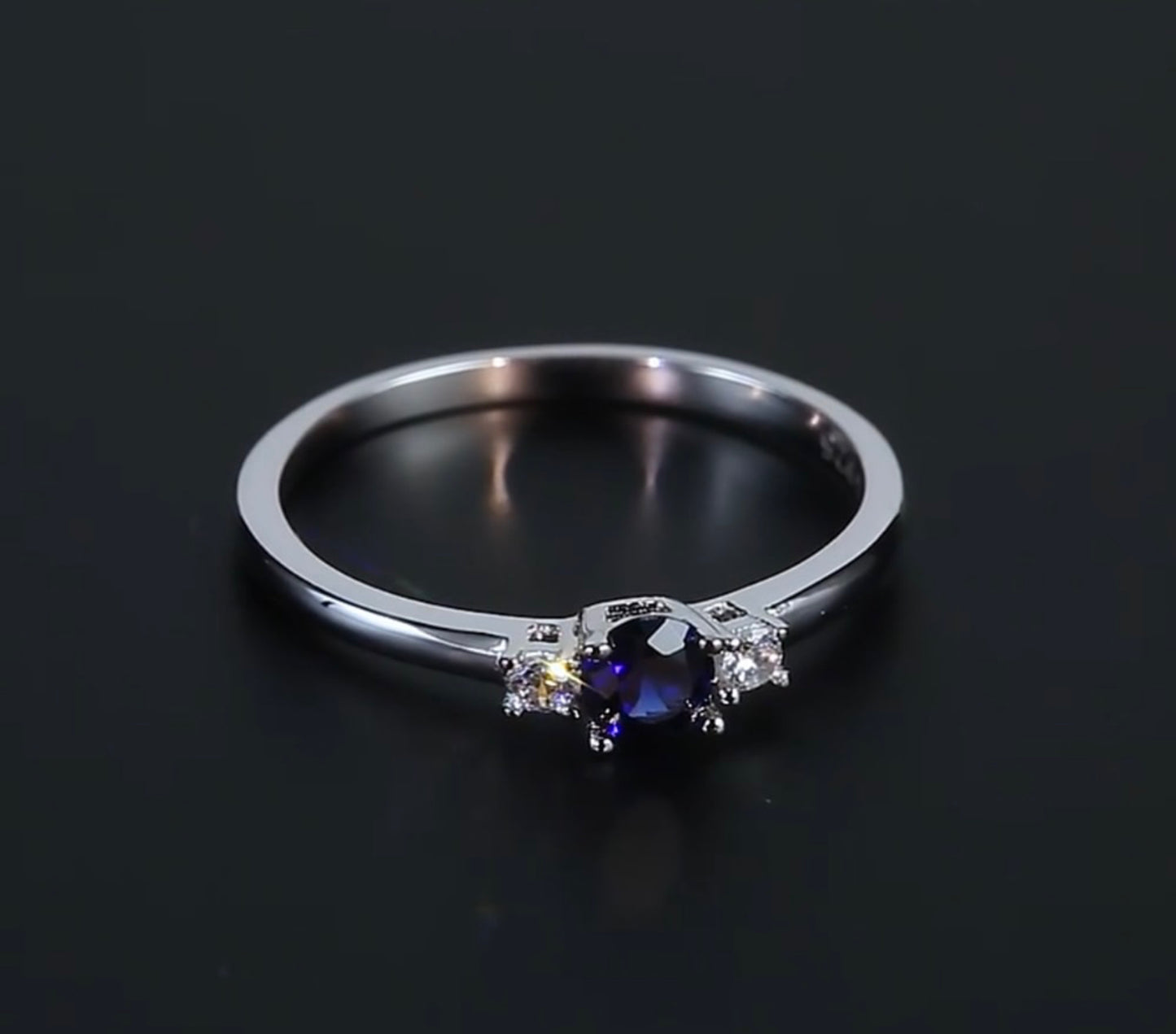 Anillo de Plata 925 con Zirconias