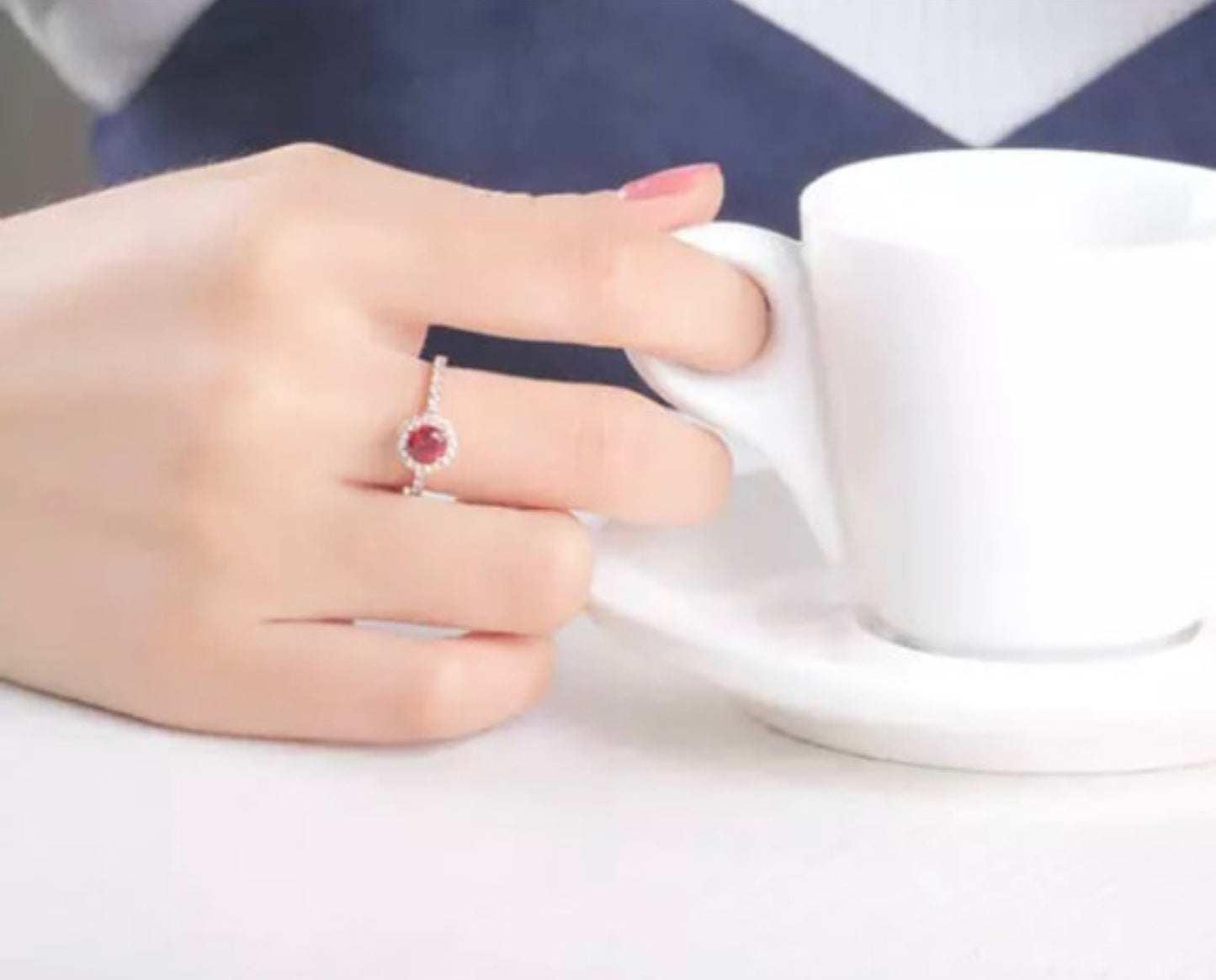 Anillo de Plata 925, con Baño de Oro Rosa, y Granate Rojo