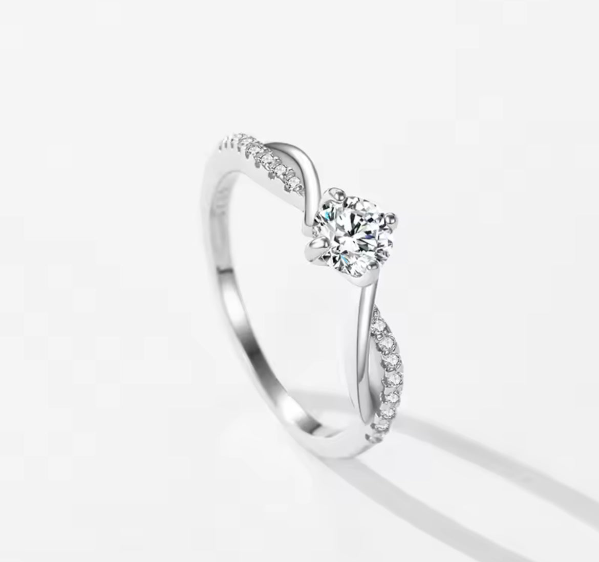 Anillo de Plata 925 con Zirconias, modelo Infinito