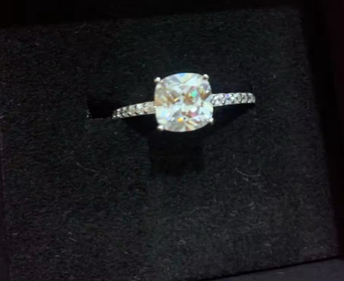 Anillo de Plata 925 con Zirconias