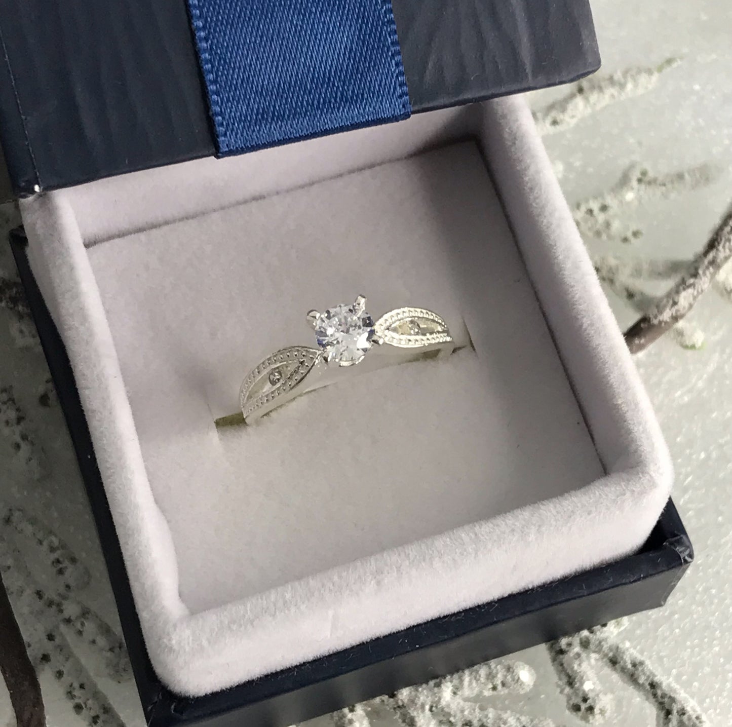 Anillo de Plata 925 con Zirconias