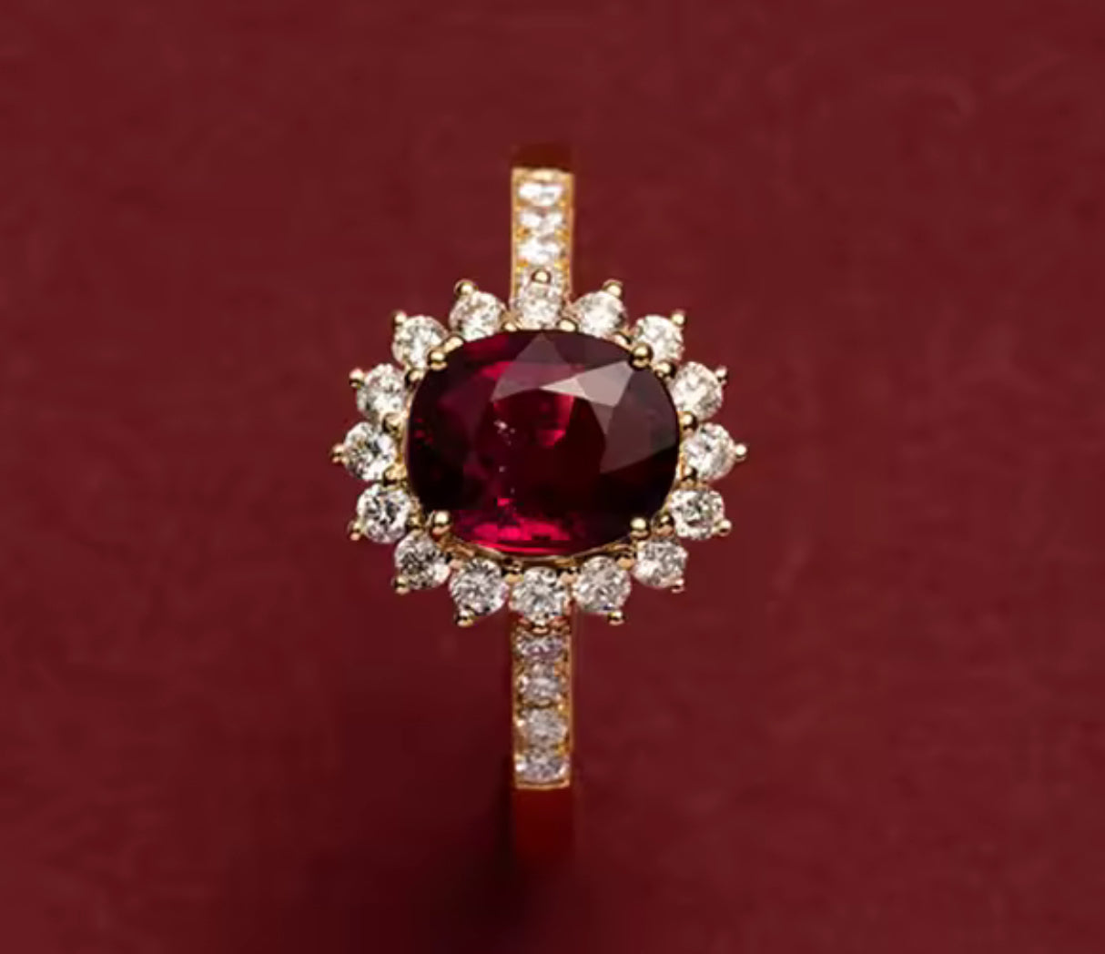 Anillo de Plata 925 bañado en Oro de 18k, con Granate y Zirconias