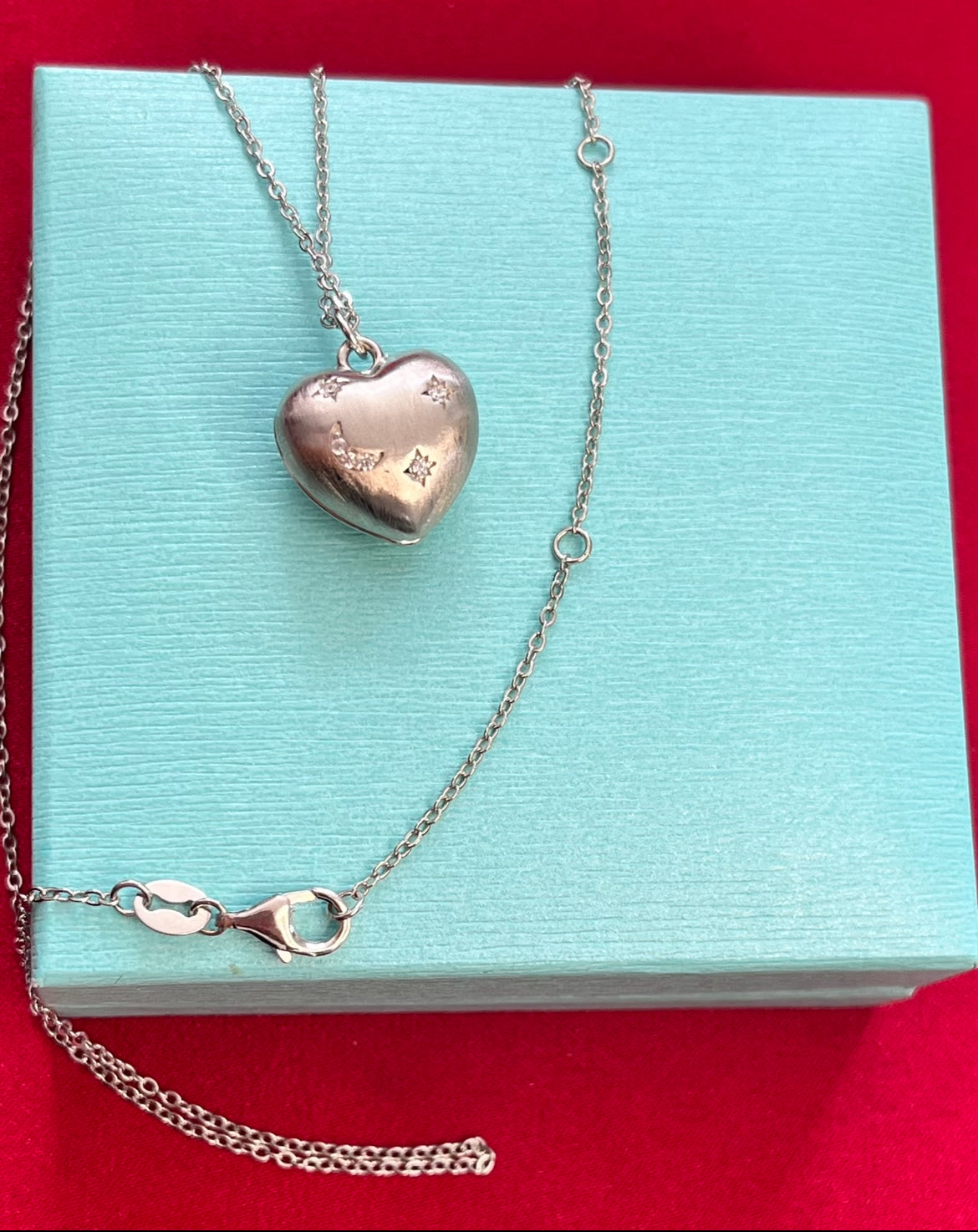 Relicario de Plata 925 con Zirconias, grabado “Tienes mi Corazón “
