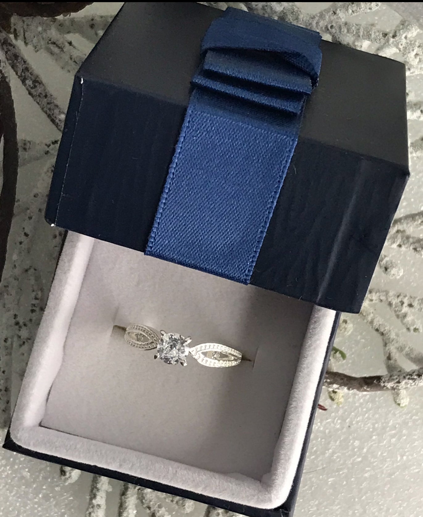Anillo de Plata 925 con Zirconias