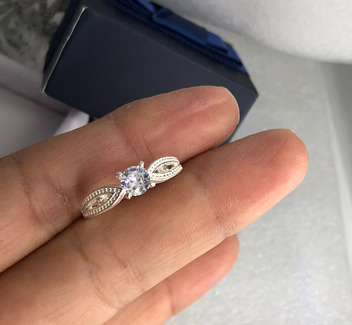 Anillo de Plata 925 con Zirconias