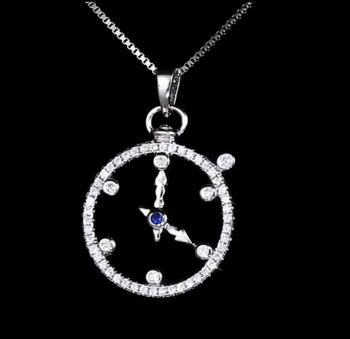 Dije y Cadena de Plata 925 con Zirconias modelo Reloj
