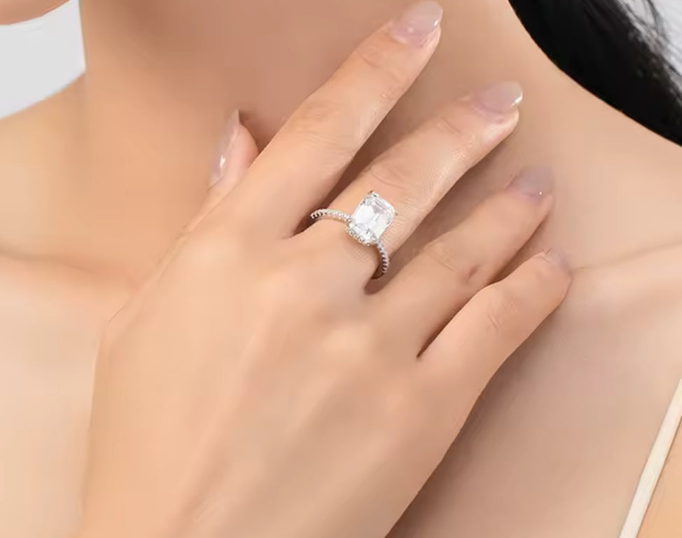 Anillo de Plata 925 con Zirconia