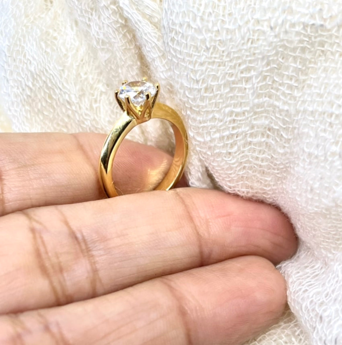 Anillo Solitario en Chapa de Oro 18k