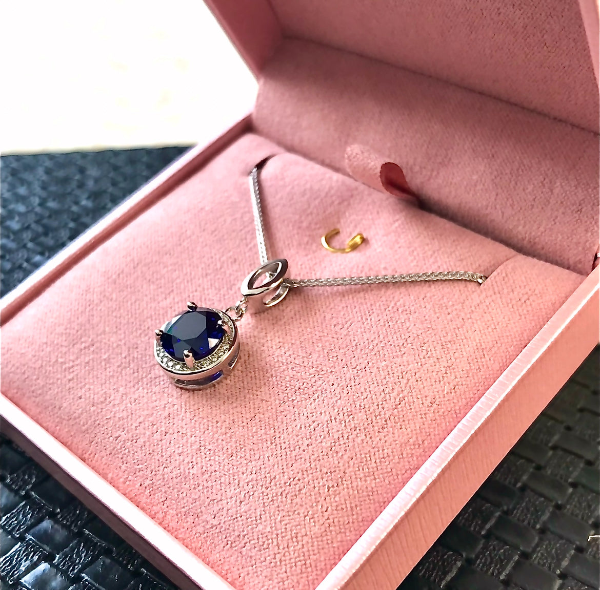 Dije y Cadena de Plata 925 con Zirconias