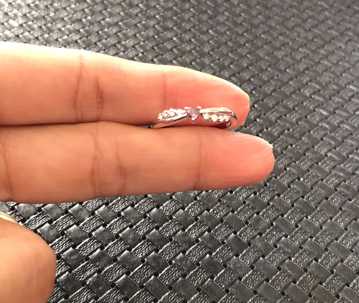 Anillo de Plata 925 con Zirconias modelo Corazón