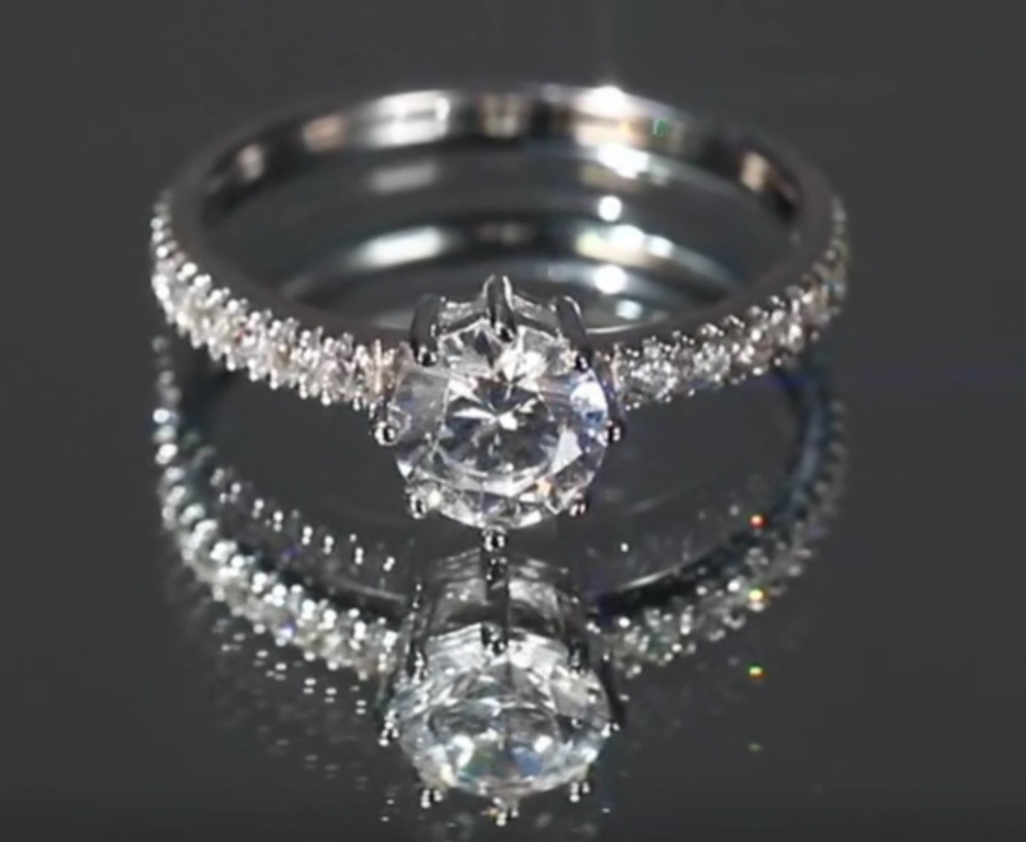 Anillo de Plata 925 con Zirconias