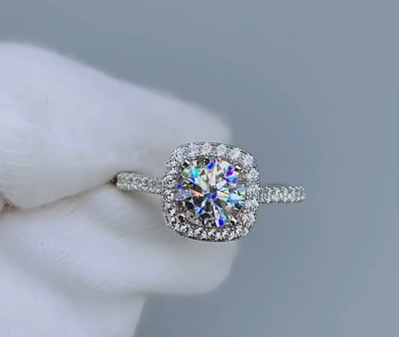 Anillo de Plata 925 con Moissanita y Zirconias