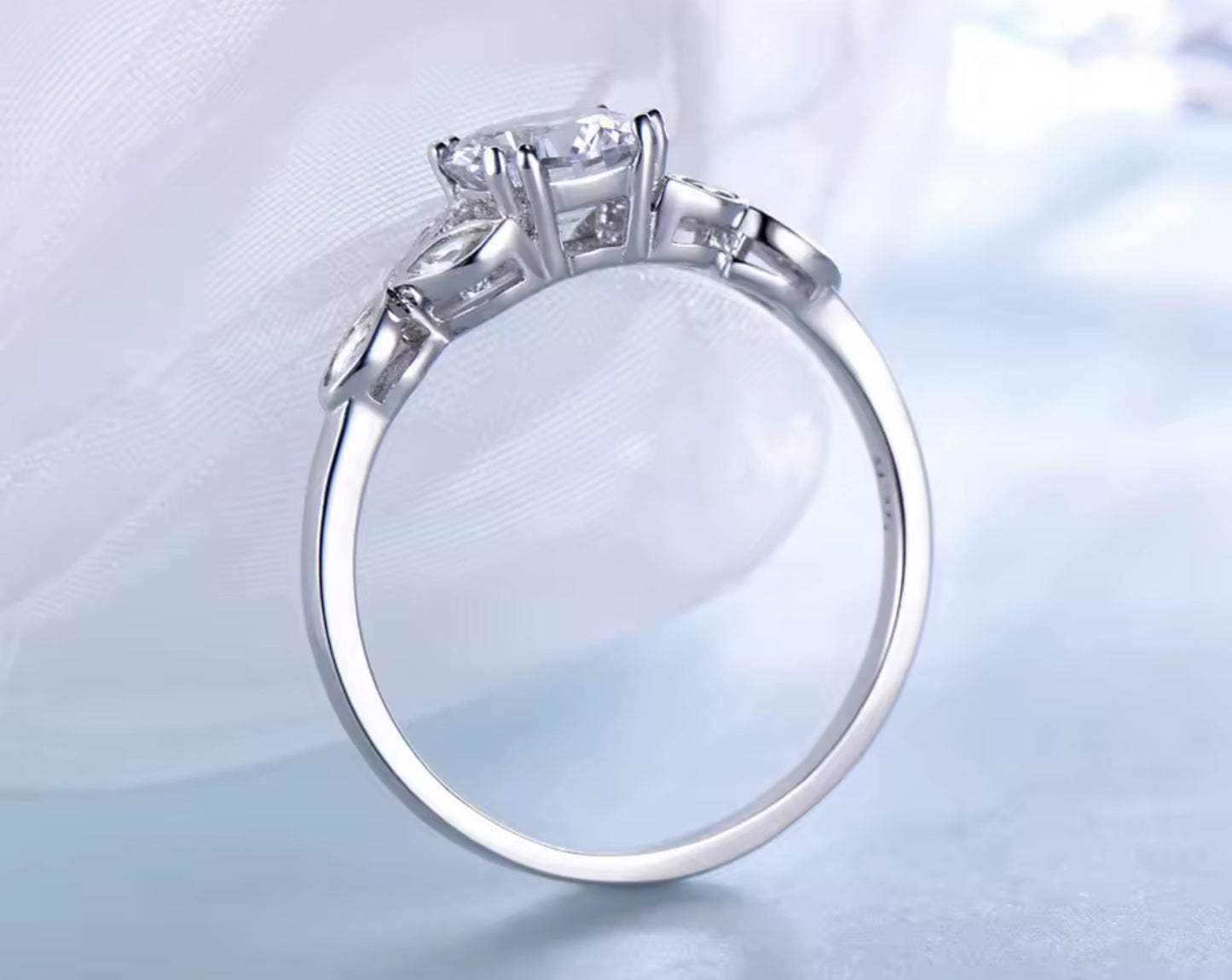 Anillo de Plata 925 con Zirconias