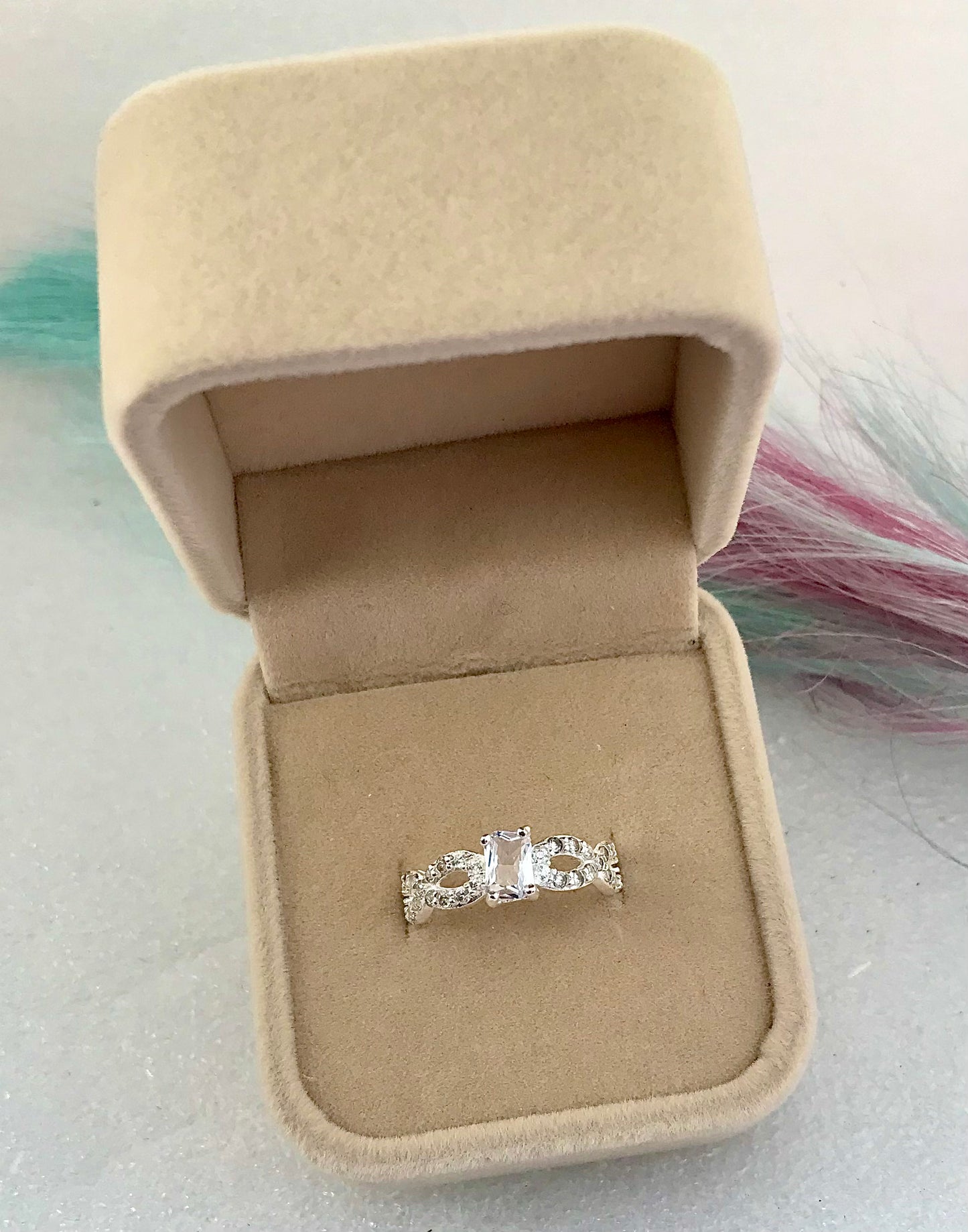 Anillo de Plata 925 con Zirconias