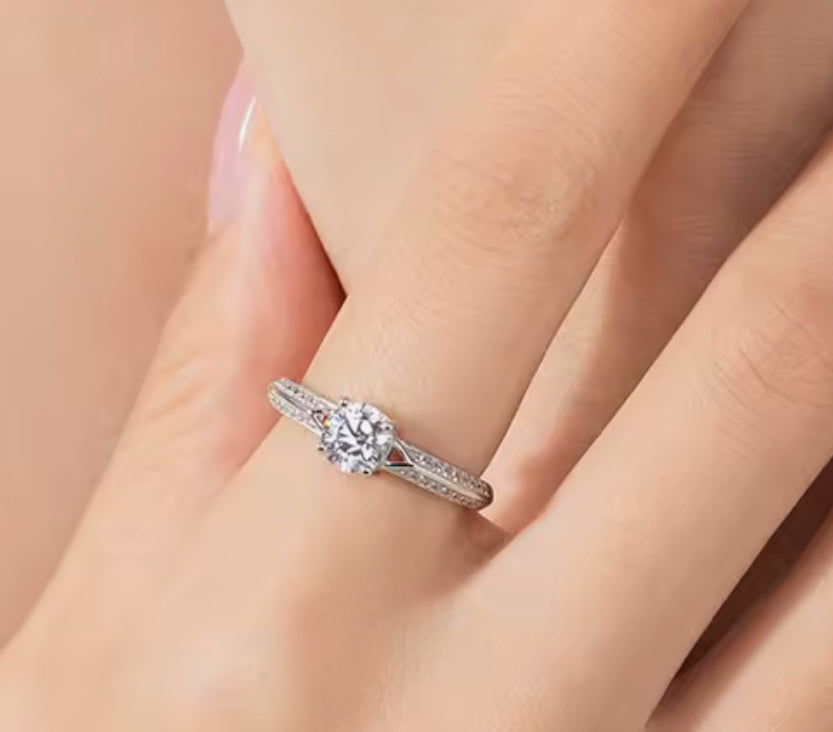 Anillo de Plata 925 con Zirconias