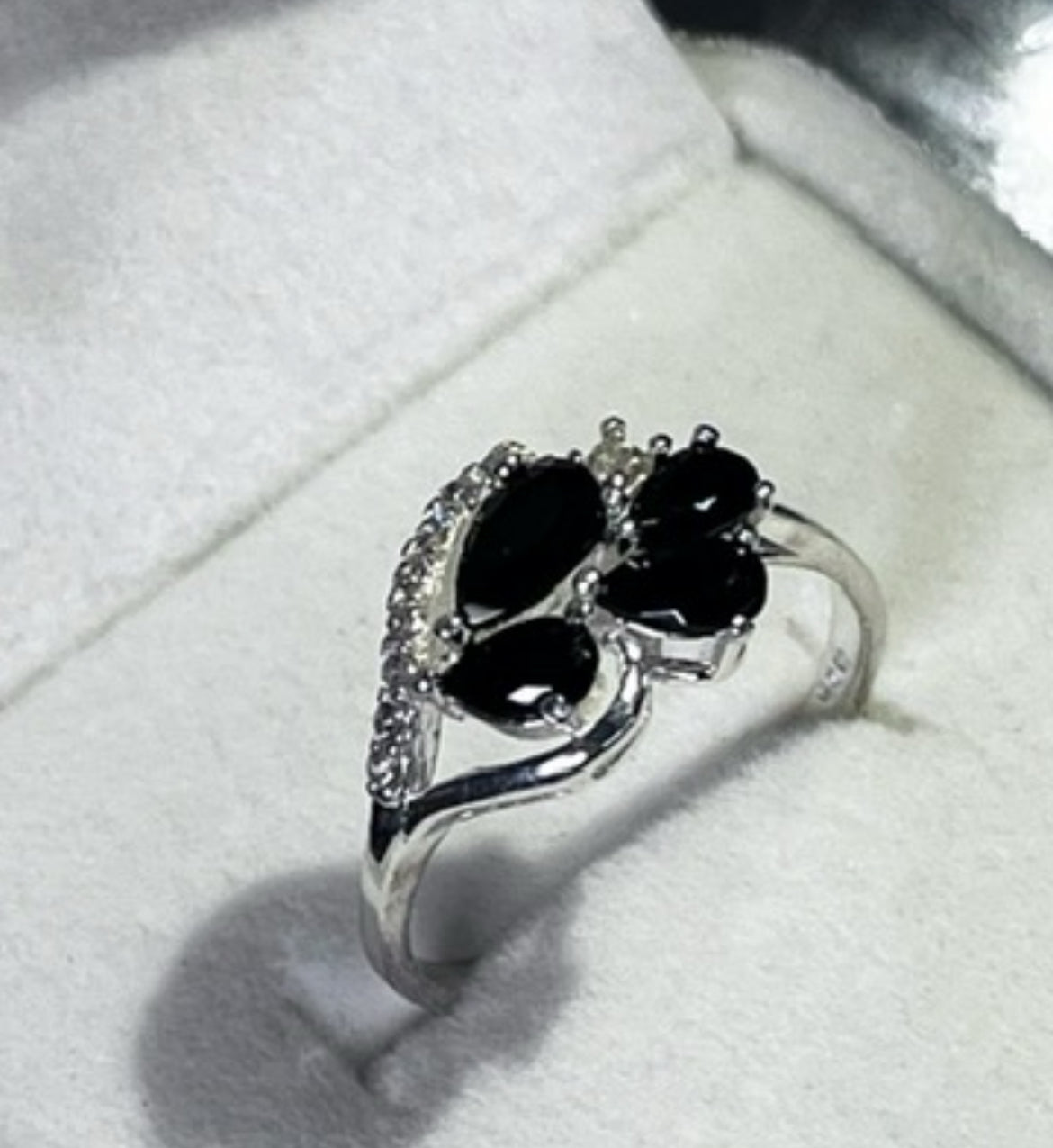 Anillo de Plata 925 con Zirconia en Color Negro