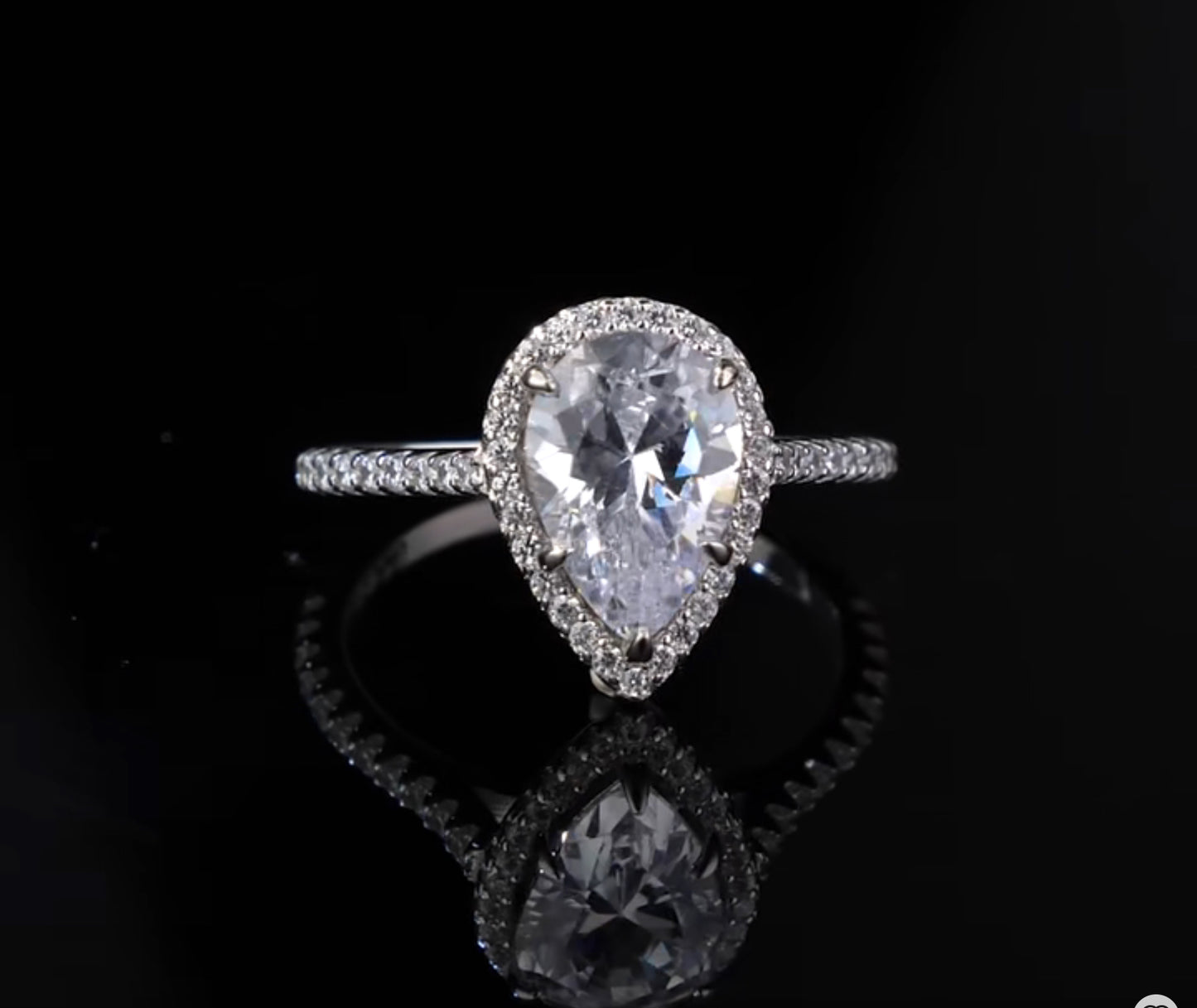 Anillo de Plata 925 con Zirconias modelo Pera