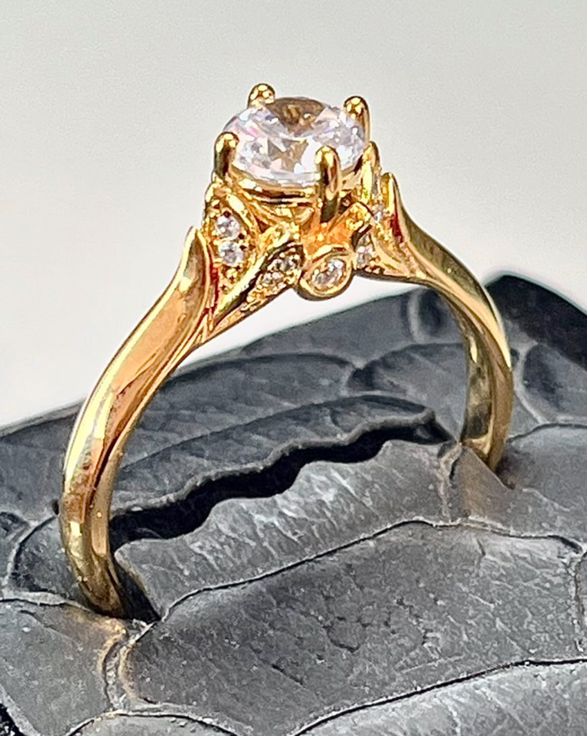 Anillo en Chapa de Oro 18k, modelo Cisne