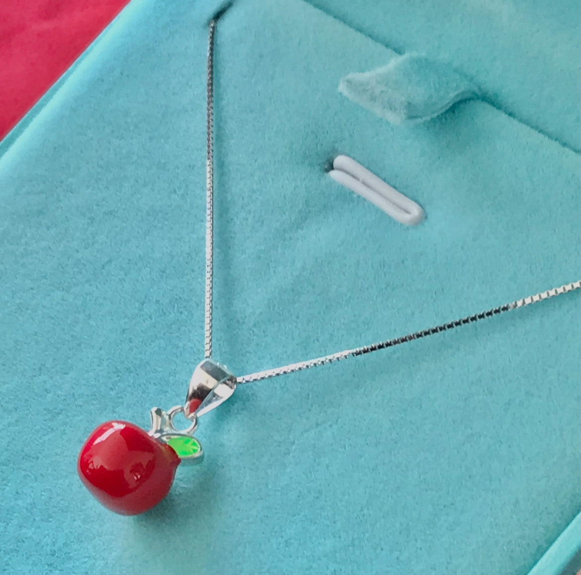 Dije y Cadena de Plata 925 modelo Manzana