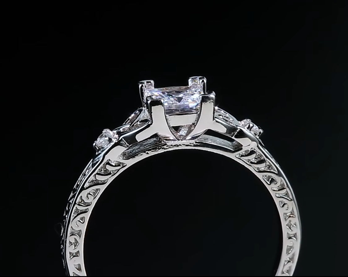 Anillo de Plata 925 con Zirconias modelo Nudos Celta