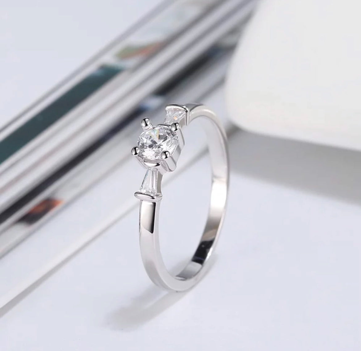 Anillo de Plata 925 con Zirconias