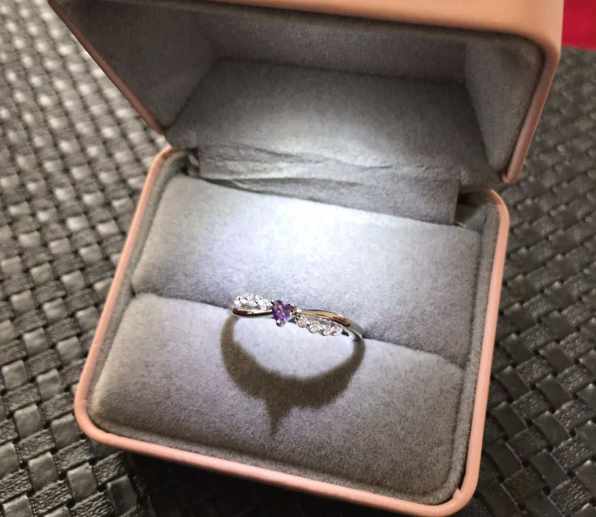 Anillo de Plata 925 con Zirconias modelo Corazón
