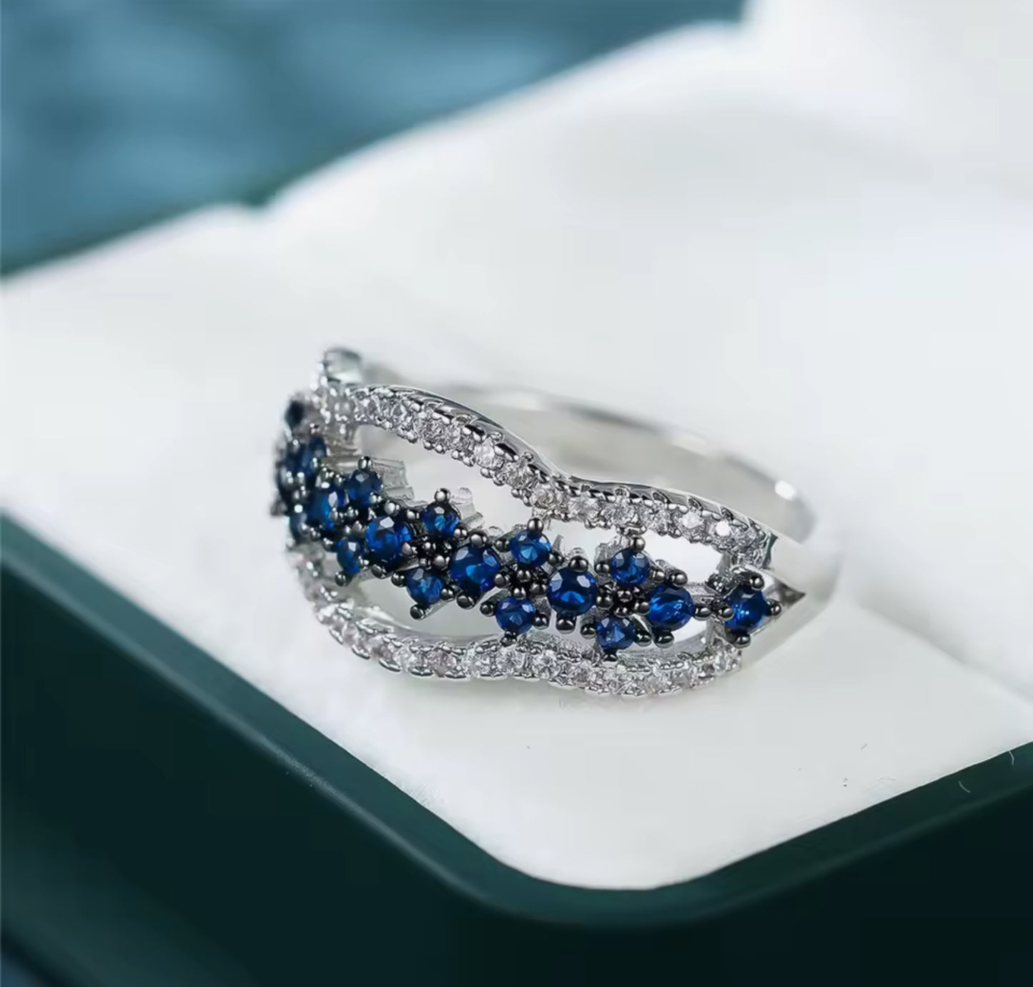 Anillo de Plata 925 con Zafiros y Zirconias