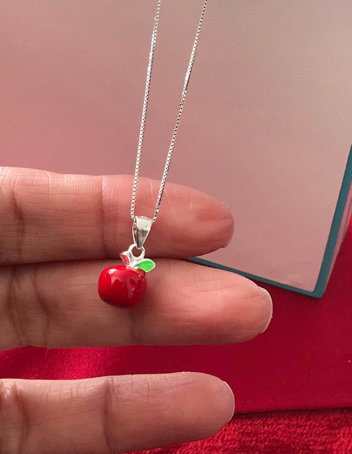 Dije y Cadena de Plata 925 modelo Manzana