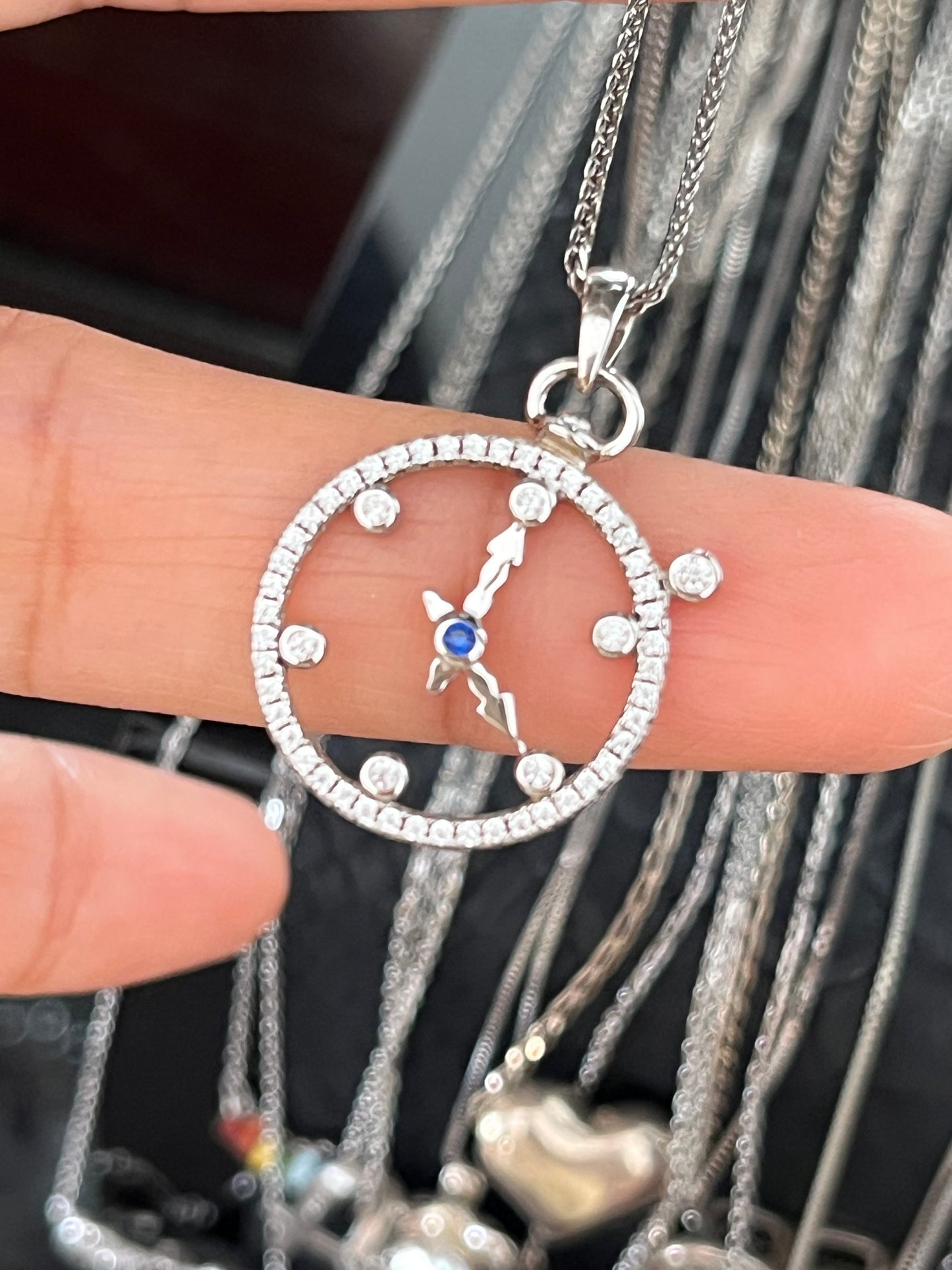 Dije y Cadena de Plata 925 con Zirconias modelo Reloj