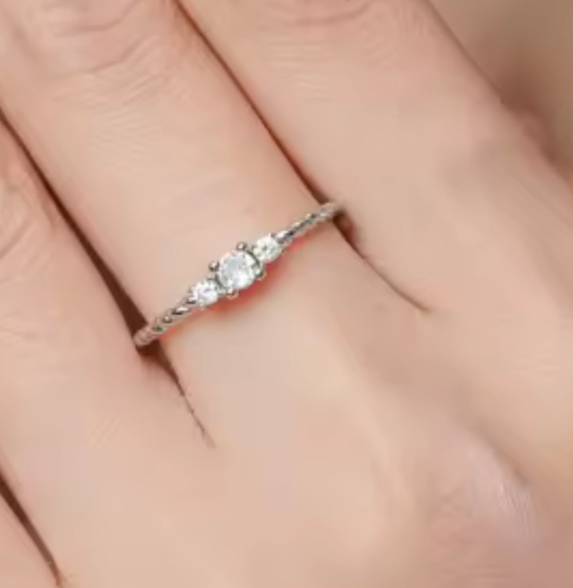 Anillo de Plata 925 con Zirconias modelo Presente Pasado Futuro